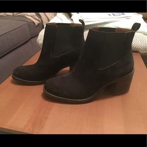 Lucky brand suede Chelsea booties size 6